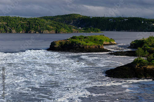 Fotografie Reversing Falls at dawn in Saint John New Brunswick at Bay of Fundy low tide