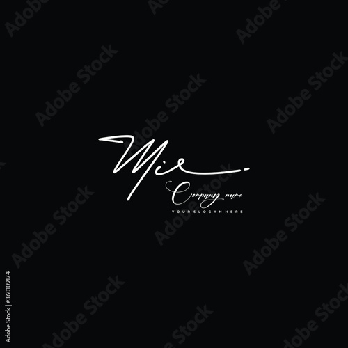 MI initials signature logo. Handwriting logo vector templates. Hand drawn Calligraphy lettering Vector illustration.