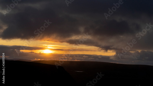 Sonnenuntergang am Nordkap auf der Insel Mageroya  Finnmark  Norwegen