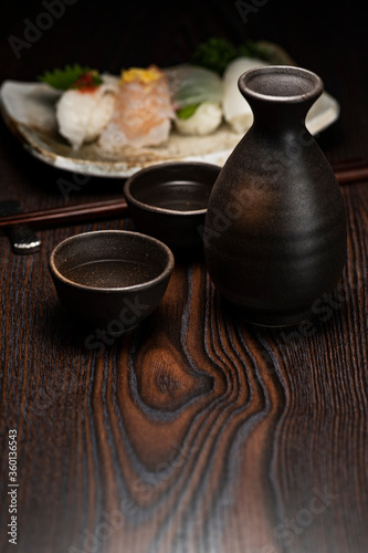 日本酒とお寿司　コピースペース