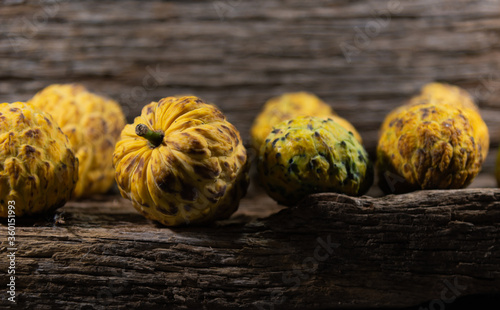 The araticum (Annona crassiflora) is a fruit native to the cerrado and belongs to the family Annonaceae.