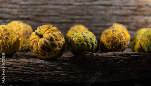 The araticum (Annona crassiflora) is a fruit native to the cerrado and belongs to the family Annonaceae.
