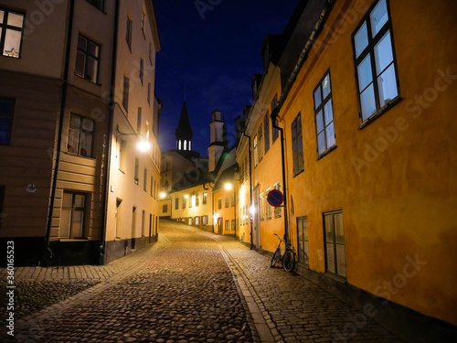 Empty street in Stockholm, night view © Roman 