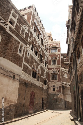 Traditional Yemen houses. Sanaa, which is on the Unesco World Heritage list, has many traditional houses. Houses with several floors are built of bricks. © Ahmet