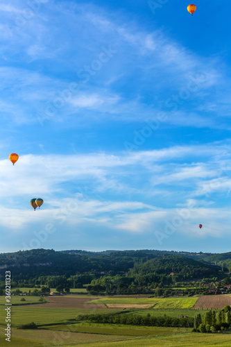 balloons flying over Dordogne © Rui Vale de Sousa