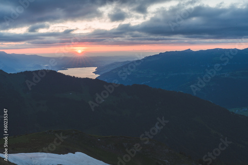 Sunset over Lake Thun, Switzerland © Thiemo