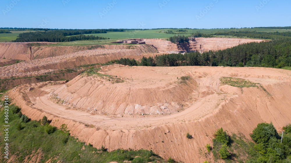 Naklejka premium Ichalkovsky quarry. Limestone, chalk and gypsum stone mining