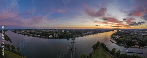 Foto Panoramic aerial picture of Mainspitze area with Main river mouth and city of Ma