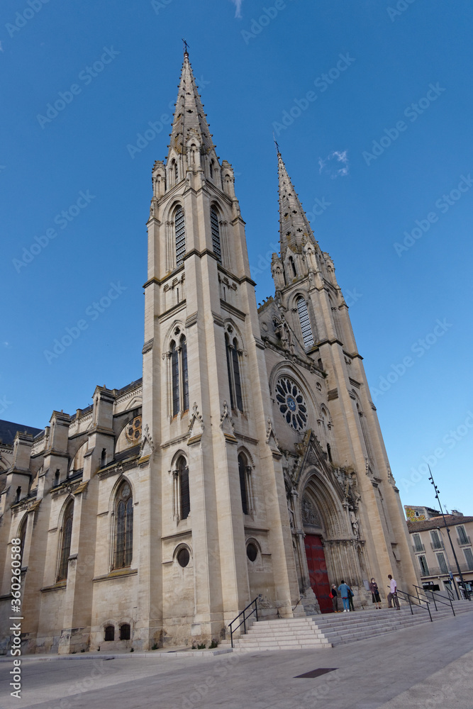 Fototapeta premium Eglise néo-gothique Saint-Baudile de Nîmes - Gard - France