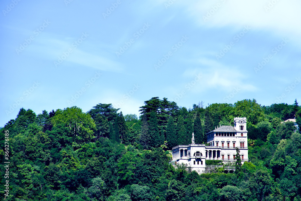beautifull villa on Como lake river