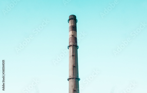 Estructura de fabrica construida, tubos de humo