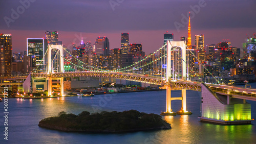 Tableau sur toile Romantic city night view of Odaiba, Tokyo , Rainbow bridge and Tokyo Tower landmark Twilight scene, Odaiba, Japan with selective focus