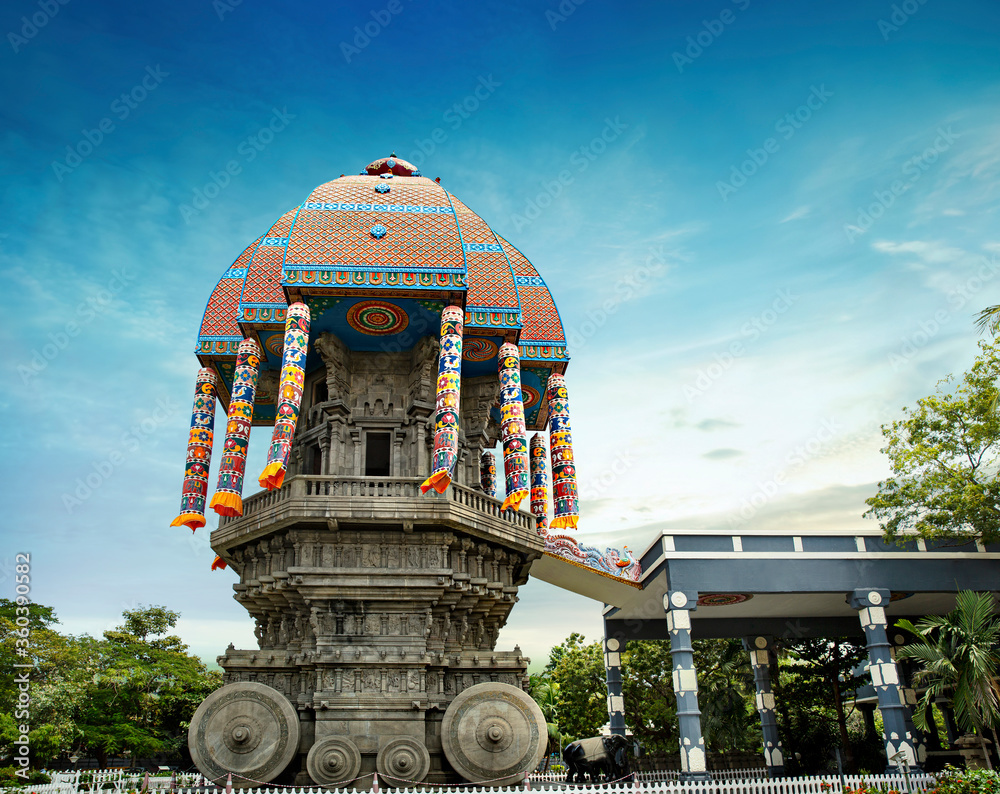 Foto de beautiful view of valluvar kottam,auditorium, monument in