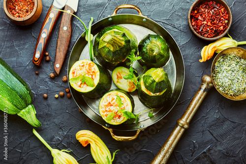 Zucchini stuffed with rice