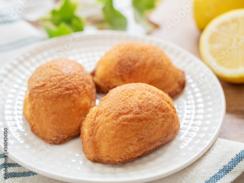 レモンの形のレモンケーキ