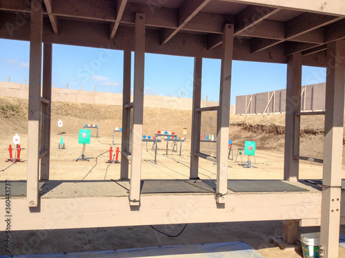 Fotografía Firing range for shooting guns pistols firearms training outdoor