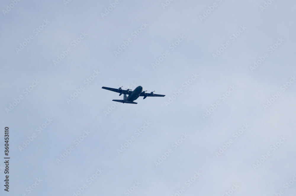 上空の自衛隊機 上空の自衛隊機