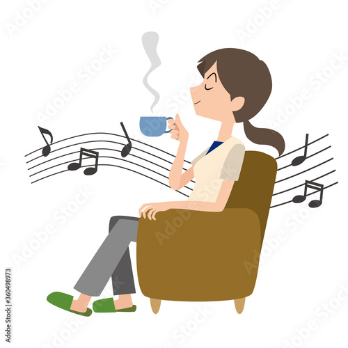 リビング　ソファ　音楽　音楽鑑賞　女性