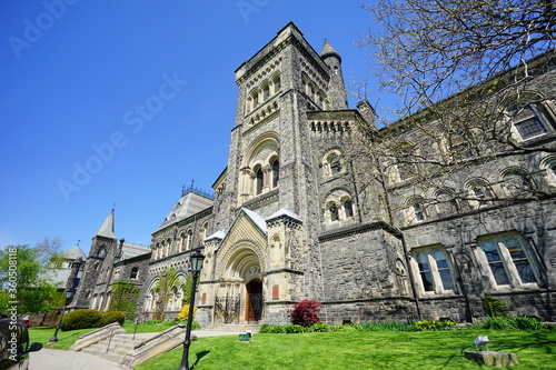 Canvas Print University of Toronto Campus building