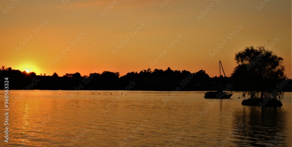 Naklejka premium Sonnenaufgang am Chiemsee