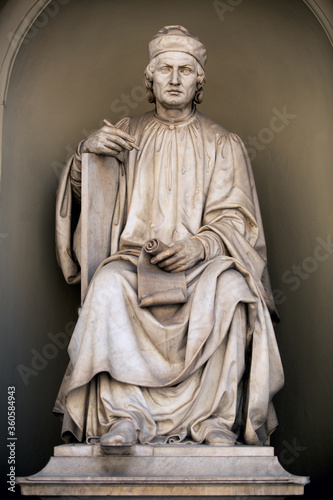 Statue of Arnolfo di Cambio who was an Italian architect and sculptor photo