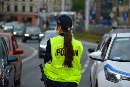 Policjantka na służbie.  photo