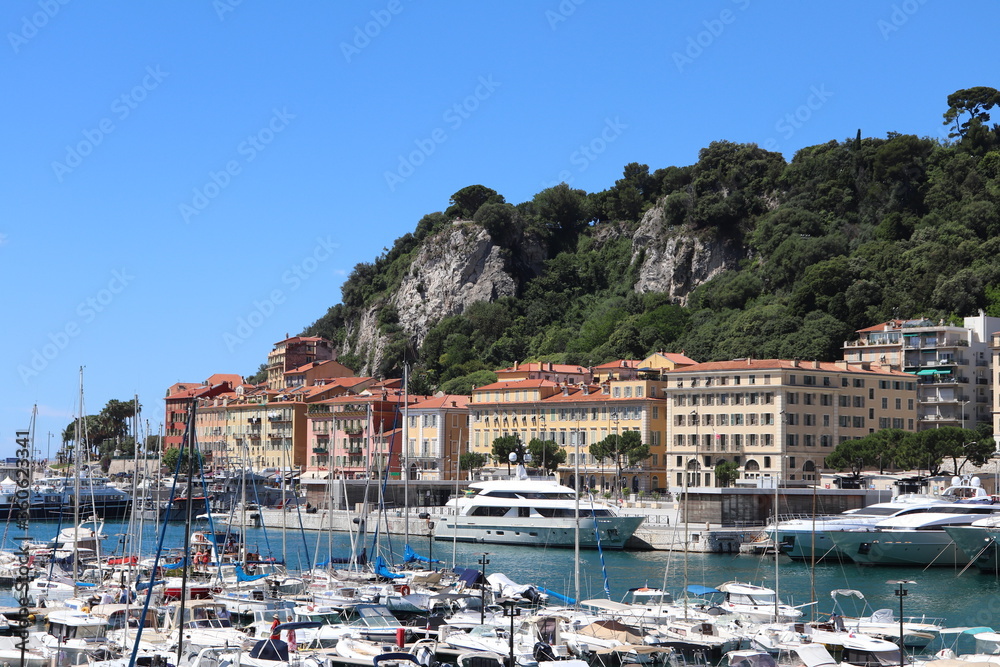 Le port de plaisance de Nice le long de la mer méditerranée, nommé port Lympia, ville de Nice, Département des Alpes Maritimes, France