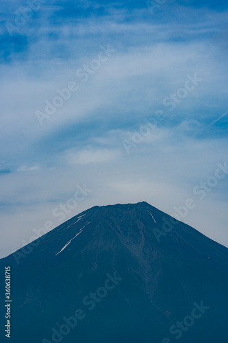 富士宮市から見た初夏の富士山