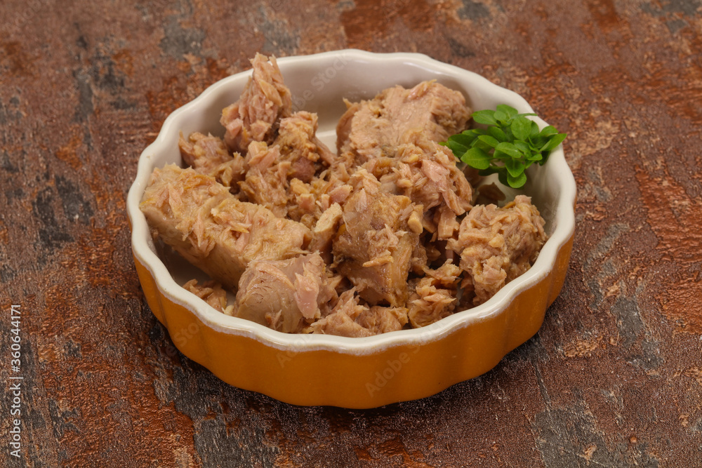 Canned tuna fish in the bowl