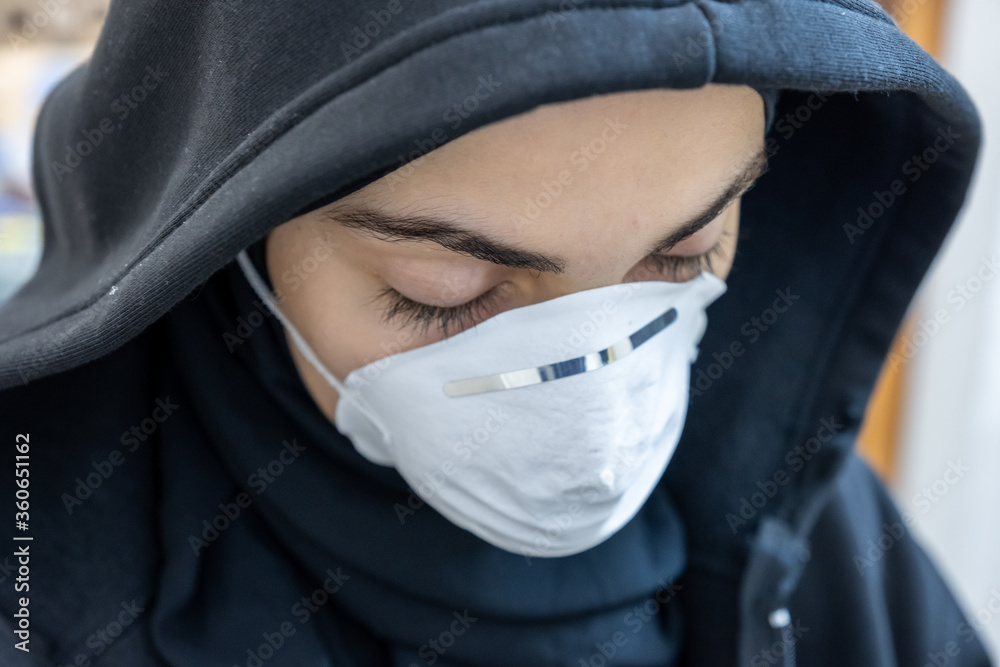 Arabic muslim females wearing masks Arabic muslim females wearing masks