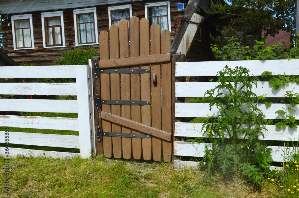 wooden fence