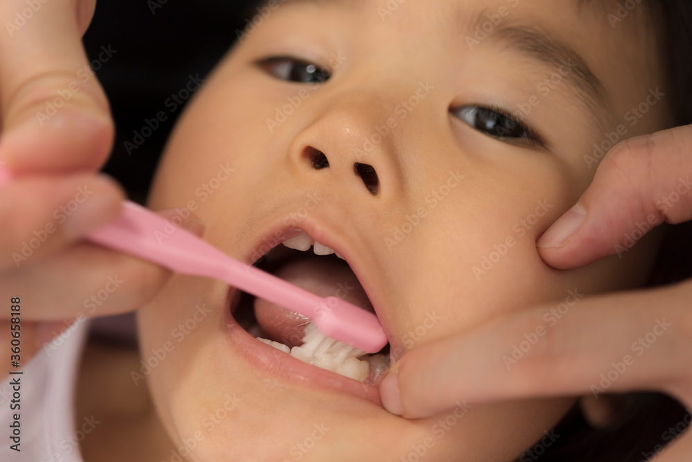 3歳の子供の歯磨き 仕上げ磨き 3歳の子供の歯磨き 仕上げ磨き