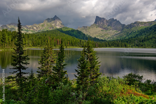 Fototapeta Naklejka Na Ścianę i Meble -  Russia. Krasnoyarsk region, East Sayan mountains. Lake Svetloye in the natural mountain Park Ergaki (translated from the Turkic 