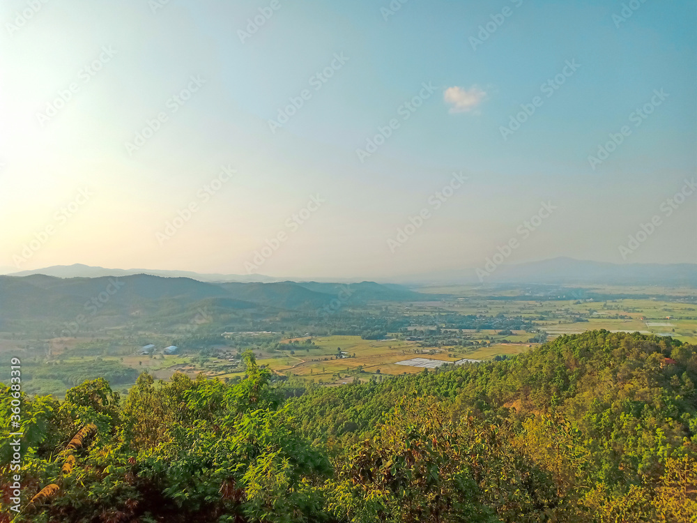 Obraz premium view of mountain and sky