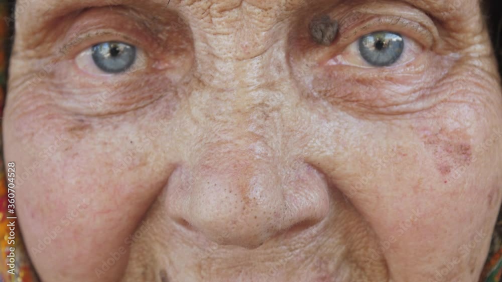 eyes of the old woman, eyes of the old woman,