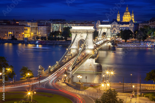 Photography Kettenbrücke in Budapest Ungarn, zur blauen Stunde
