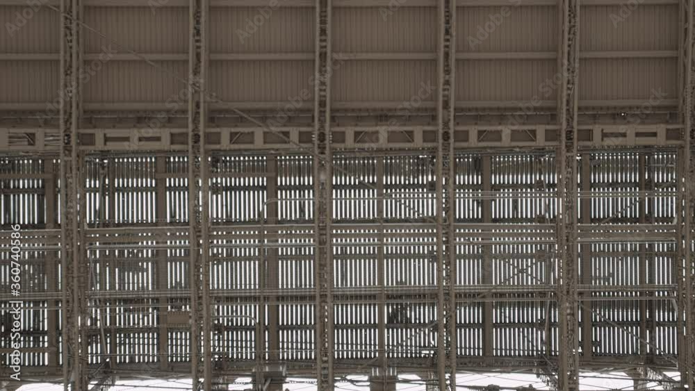 Abstract geometrical mesh, walking people silhouettes, Brooklyn Bridge New York City
Abstract geometrical mesh, walking people silhouettes, Brooklyn Bridge New York City