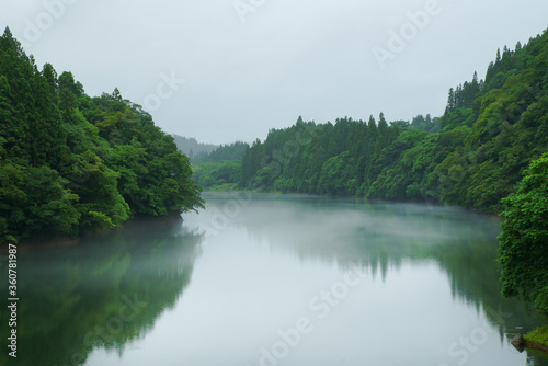 只見・霧がかかる阿賀野川
