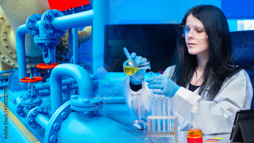 Oil refining. Laboratory as...