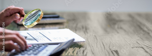 Quadro em tela Tax Audit Using Magnifying Glass