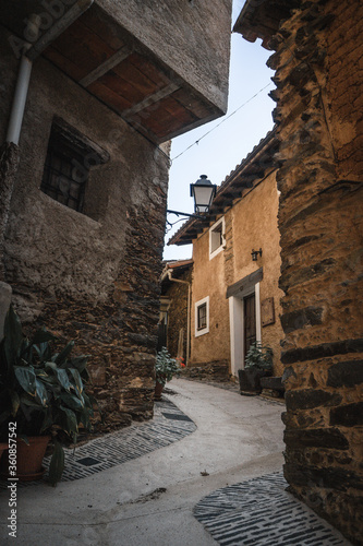 Calle de un pueblo rural