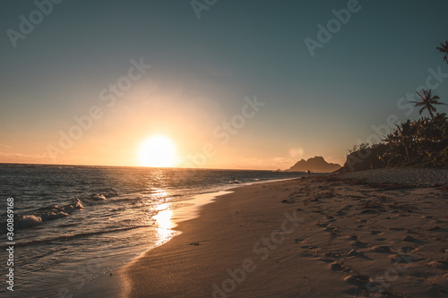 Sonnenuntergang auf Matamanoa, Fiji photo