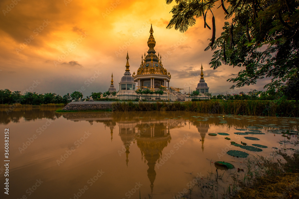 The background of an important tourist attraction in Khon Kaen Province (Wat Thung Setthi) is a large pagoda in the middle of a swamp, tourists always come to see the beauty in Thailand. The background of an important tourist attraction in Khon Kaen Province (Wat Thung Setthi) is a large pagoda in the middle of a swamp, tourists always come to see the beauty in Thailand.
