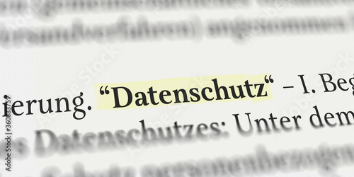 Datenschutz im Buch mit Textmarker photo