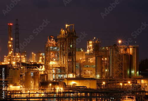 The light of a petrochemical factory that is normally produced on nights with full stars. © panthawat