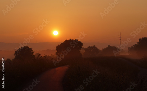 Fototapeta Naklejka Na Ścianę i Meble -  poranek wschód słońca