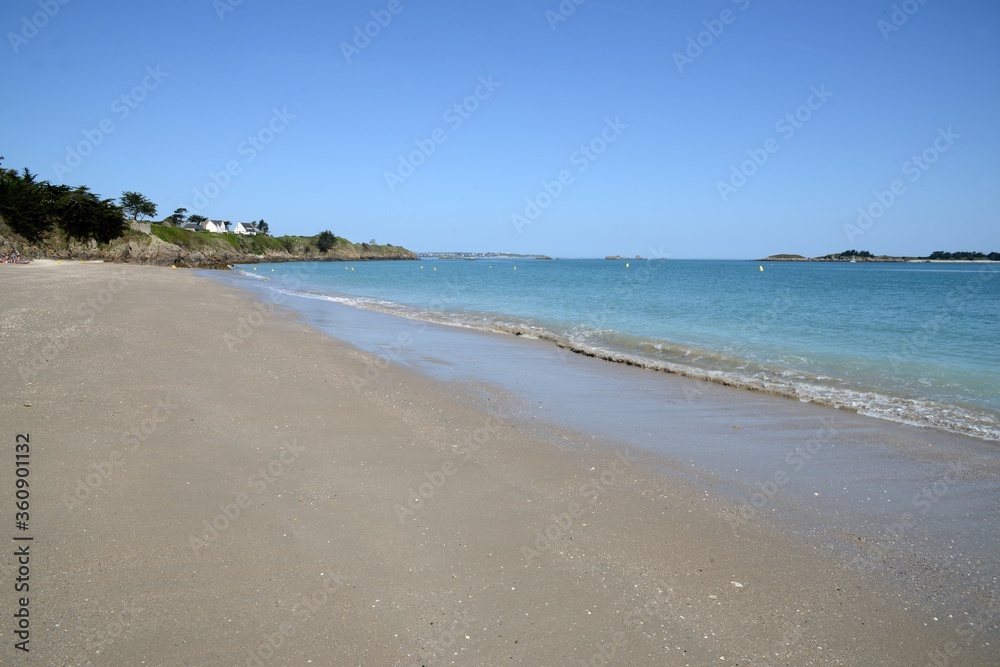 Plage du Rougeret à Saint-Jacut de la Mer Plage du Rougeret à Saint-Jacut de la Mer