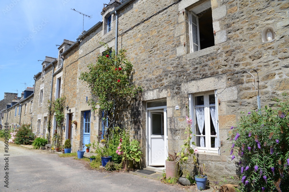 Maisons traditionnelles bretonnes à Saint-Jacut de la Mer