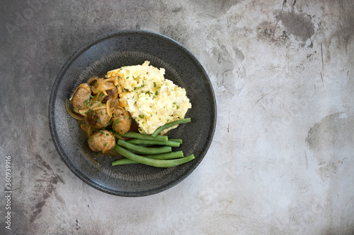 Meatballs with Gravy, Mashed Potatoes and Green Beans