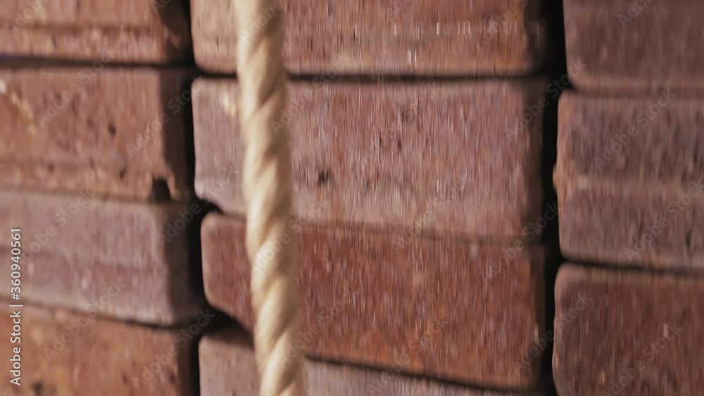 The movement of the cable rope of the lifting mechanism with the load down The movement of the cable rope of the lifting mechanism with the load down